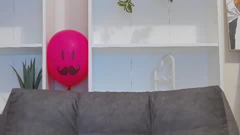 Snapshot of calvin_cay chatting on February 21, 2025, 2:50 am Calvin online show from February 21, 2025, 2:50 am