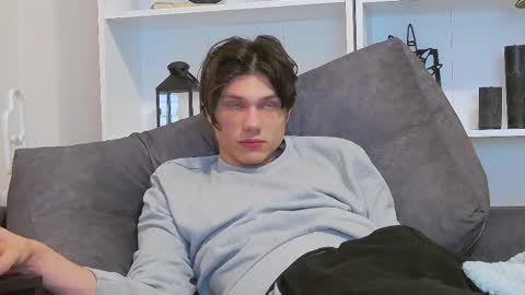 Snapshot of calvin_cay chatting on February 28, 2025, 11:45 pm Calvin online show from February 28, 2025, 11:45 pm