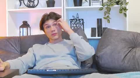 Snapshot of calvin_cay chatting on March 3, 2025, 8:00 pm Calvin online show from March 3, 2025, 8:00 pm