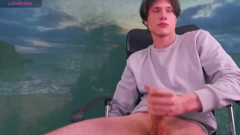 Snapshot of calvin_cay chatting on March 6, 2025, 8:48 pm Calvin online show from March 6, 2025, 8:48 pm