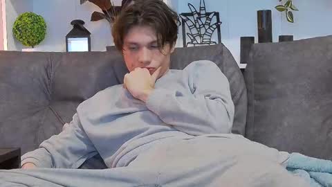 Snapshot of calvin_cay chatting on March 12, 2025, 3:35 am Calvin online show from March 12, 2025, 3:35 am