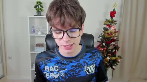 Hey I am Calvin  online show from December 14, 2024, 7:14 pm