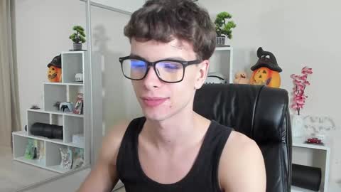 Hey I am Calvin  online show from January 26, 2025, 7:09 pm