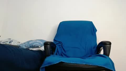 Snapshot of calvinhotlatino chatting on November 22, 2025, 1:37 am calvinhotlatino online show from November 22, 2025, 1:37 am