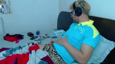 Snapshot of calvinjohnlad chatting on February 16, 2025, 8:22 pm Calvinjohnlad online show from February 16, 2025, 8:22 pm