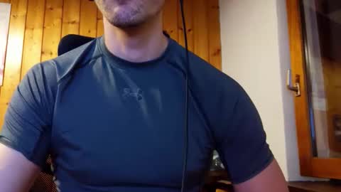 calvinmale__ online show from April 18, 2026, 6:01 pm