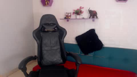 Snapshot of cam_xman chatting on November 21, 2025, 2:10 am cam_xman online show from November 21, 2025, 2:10 am