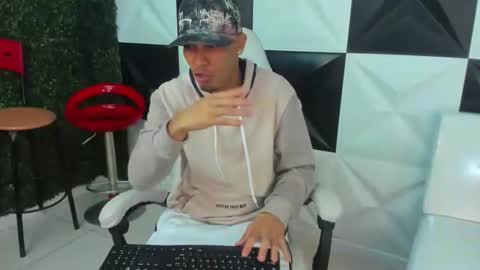 Snapshot of cam_xman chatting on February 2, 2026, 1:32 pm cam_xman online show from February 2, 2026, 1:32 pm