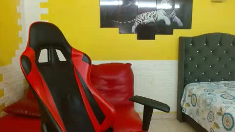 Snapshot of cam_xman chatting on February 28, 2026, 1:12 pm cam_xman online show from February 28, 2026, 1:12 pm