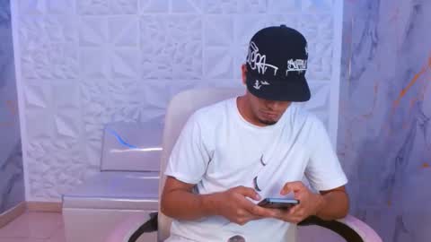Snapshot of cam_xman chatting on April 23, 2026, 5:15 pm cam_xman online show from April 23, 2026, 5:15 pm