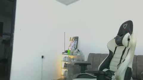 Snapshot of cam_xman chatting on May 26, 2026, 6:53 am cam_xman online show from May 26, 2026, 6:53 am