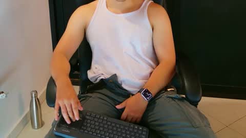 camara110 online show from January 24, 2025, 12:52 am