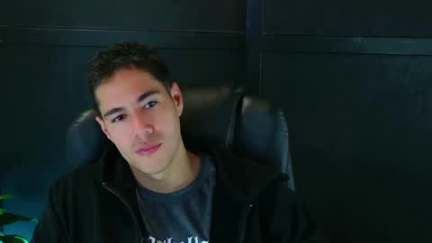 camara110 online show from February 13, 2025, 11:47 pm