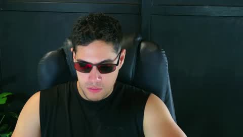 camara110 online show from March 6, 2025, 12:10 am