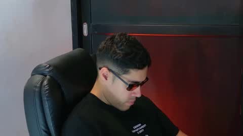 camara110 online show from September 13, 2025, 8:19 pm