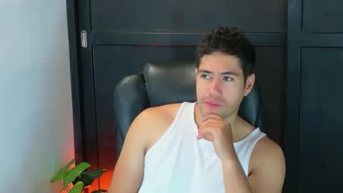 camara110 online show from October 4, 2025, 2:59 pm