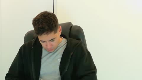 camara110 online show from November 11, 2025, 2:55 am