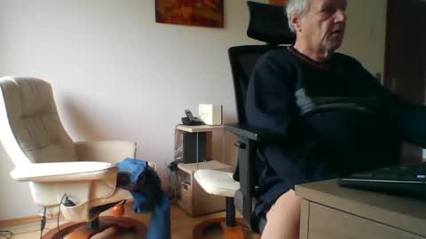 Snapshot of camcologne chatting on December 10, 2024, 12:05 pm camcologne online show from December 10, 2024, 12:05 pm