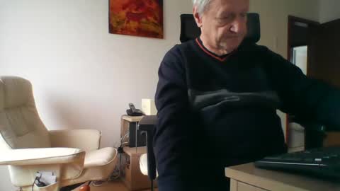 Snapshot of camcologne chatting on January 9, 2025, 12:09 pm camcologne online show from January 9, 2025, 12:09 pm