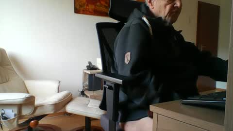 Snapshot of camcologne chatting on January 21, 2025, 11:03 am camcologne online show from January 21, 2025, 11:03 am