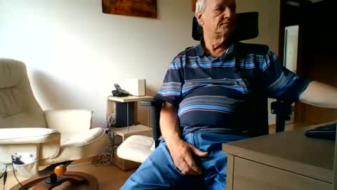 camcologne online show from June 5, 2026, 11:16 am
