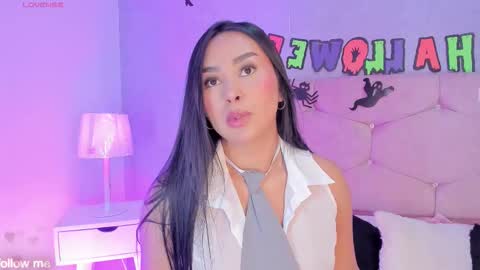 Snapshot of cameliaa_smiith chatting on October 30, 2025, 3:30 am Camelia Smith online show from October 30, 2025, 3:30 am