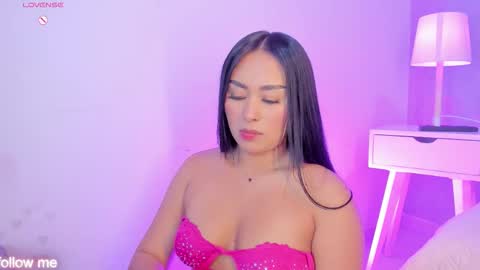 Snapshot of cameliaa_smiith chatting on November 19, 2025, 3:39 am Camelia Smith online show from November 19, 2025, 3:39 am