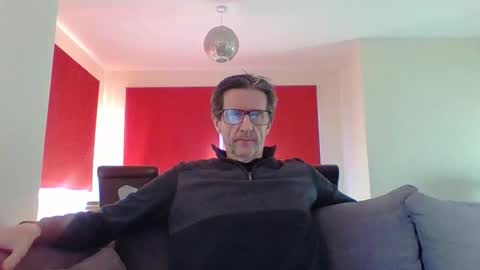 cameraaa online show from September 28, 2025, 7:25 am