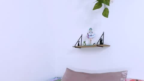 Snapshot of cami_casti777 chatting on October 8, 2025, 10:13 am trini-1000 online show from October 8, 2025, 10:13 am