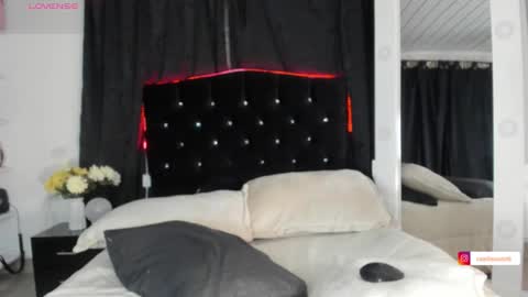 Camila cruz online show from October 10, 2025, 9:03 pm