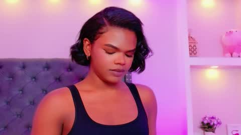 camiestrada online show from September 15, 2025, 12:10 am