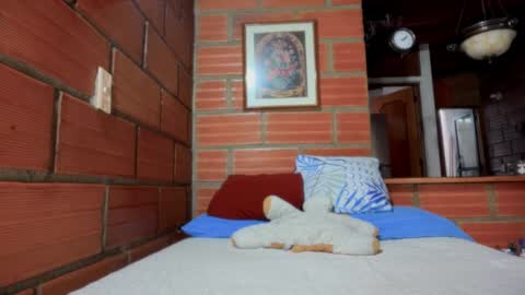 camii19y online show from October 3, 2025, 8:06 pm