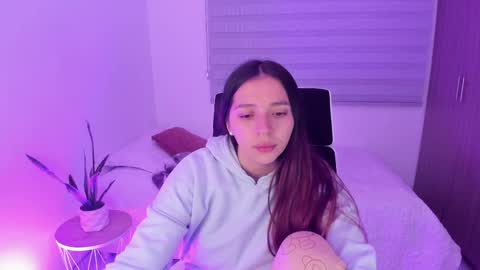 Snapshot of camila_ec2 chatting on November 18, 2025, 2:17 am C A M I online show from November 18, 2025, 2:17 am