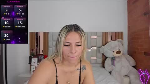 Camila online show from February 9, 2026, 12:20 pm