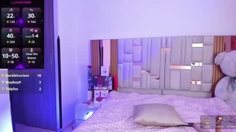 Camila online show from February 11, 2026, 7:08 pm