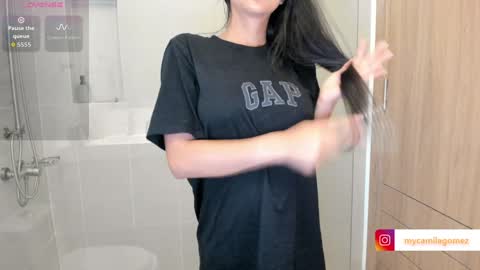 Camila online show from November 16, 2025, 1:06 pm