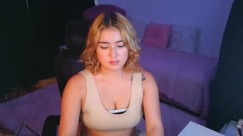 Snapshot of camilamarsh chatting on November 21, 2025, 10:19 pm camilamarsh online show from November 21, 2025, 10:19 pm