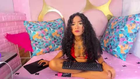 camilaqueenh online show from October 17, 2025, 12:58 am