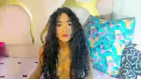 camilaqueenh online show from October 18, 2025, 1:19 am