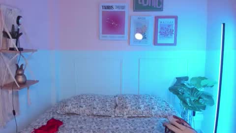 Camila  online show from September 22, 2025, 11:45 am