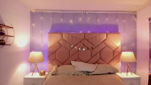 Camila  online show from September 30, 2025, 11:37 am