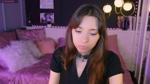 Camilla online show from April 16, 2026, 6:14 am