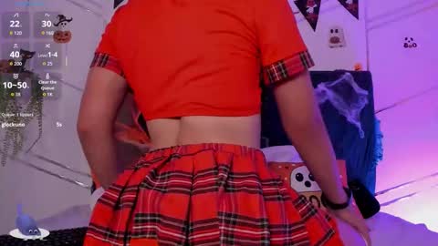 camilla_miller01 online show from October 27, 2025, 8:35 pm