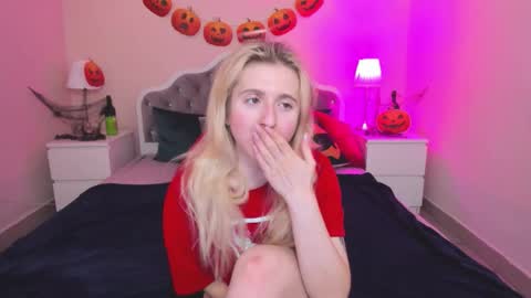 camilladreamer online show from October 26, 2025, 5:52 pm