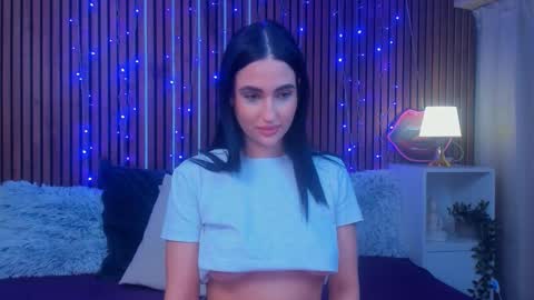 Camilla online show from December 15, 2025, 4:33 pm