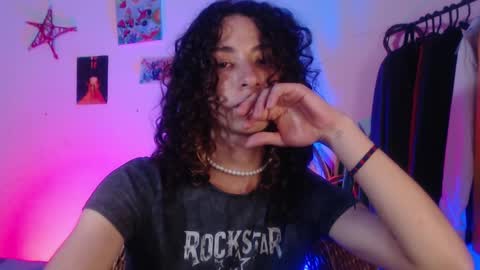 Snapshot of camille_delrey chatting on January 15, 2025, 3:43 am  Camille   online show from January 15, 2025, 3:43 am