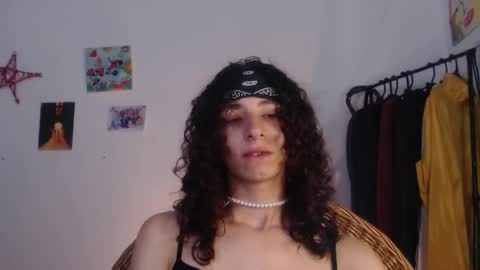 Snapshot of camille_delrey chatting on January 19, 2025, 4:22 am  Camille   online show from January 19, 2025, 4:22 am