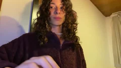 Snapshot of camille_delrey chatting on February 12, 2025, 12:37 am  Camille   online show from February 12, 2025, 12:37 am