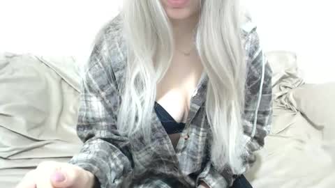 CamilleBunny online show from January 13, 2026, 3:23 am