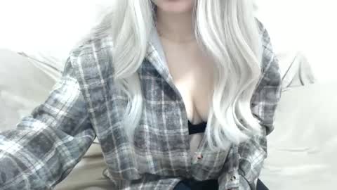 CamilleBunny online show from February 4, 2026, 3:23 am